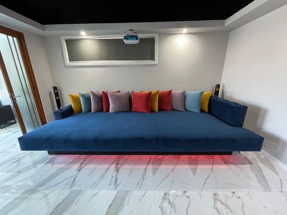 Deluxe Dreamcoat daybed - 3400mm X 1800mm L/H arm + R/H back - Leisure Lounges